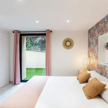Appart Hotel 2 Chambres Piscine & Jacuzzi A Saint-Raphael Διαμέρισμα