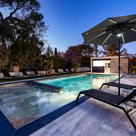 Διαμέρισμα Appart Hotel 2 Chambres Piscine & Jacuzzi A Saint-Raphael Saint-Raphaël