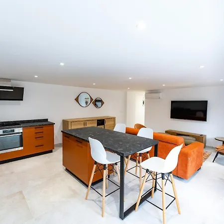 Appart Hotel 2 Chambres Piscine & Jacuzzi A Saint-Raphael *