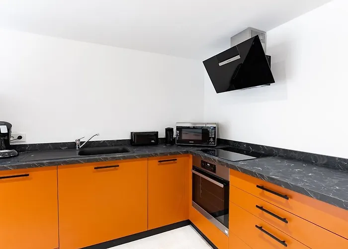 2 - Cuisine - Parking Apartamento Saint-Raphaël