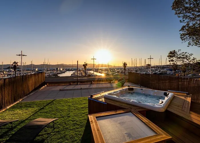 2 - Cuisine - Parking * Saint-Raphaël